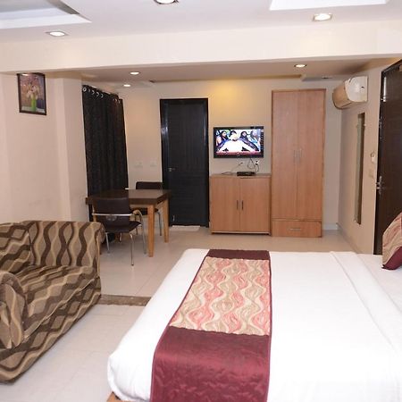 Hotel Balsons Continental New Delhi Exterior photo