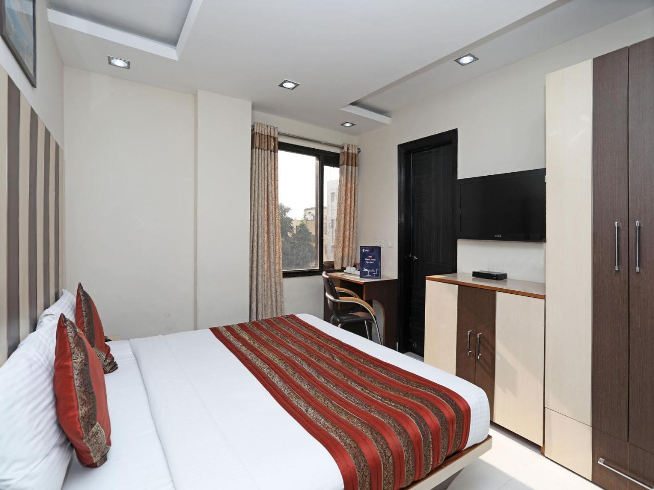 Hotel Balsons Continental New Delhi Exterior photo