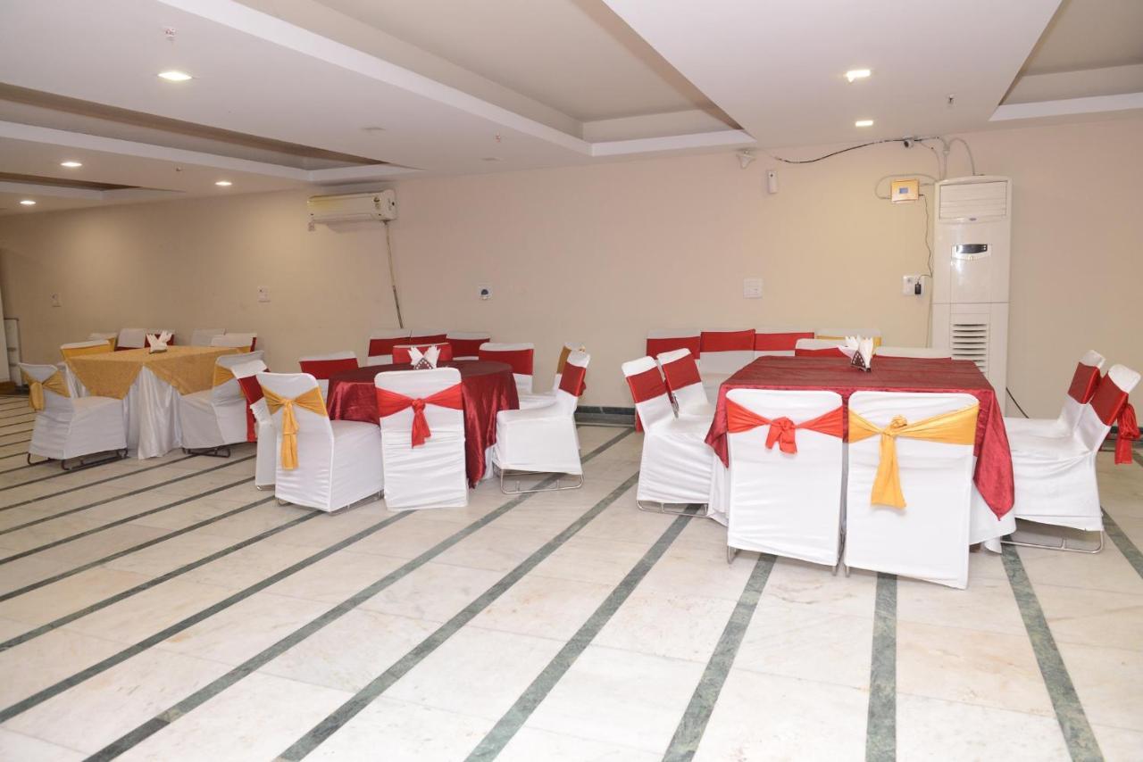 Hotel Balsons Continental New Delhi Exterior photo