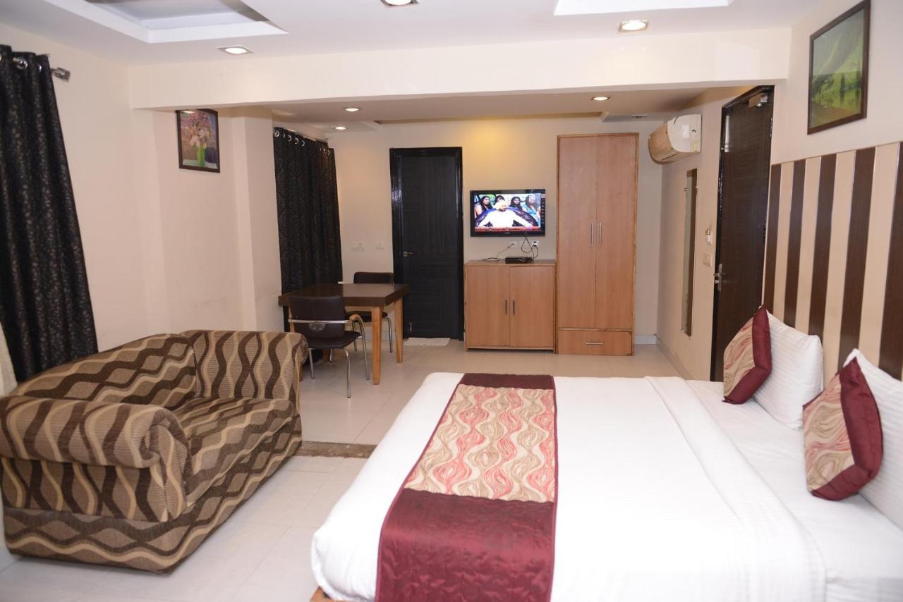 Hotel Balsons Continental New Delhi Exterior photo