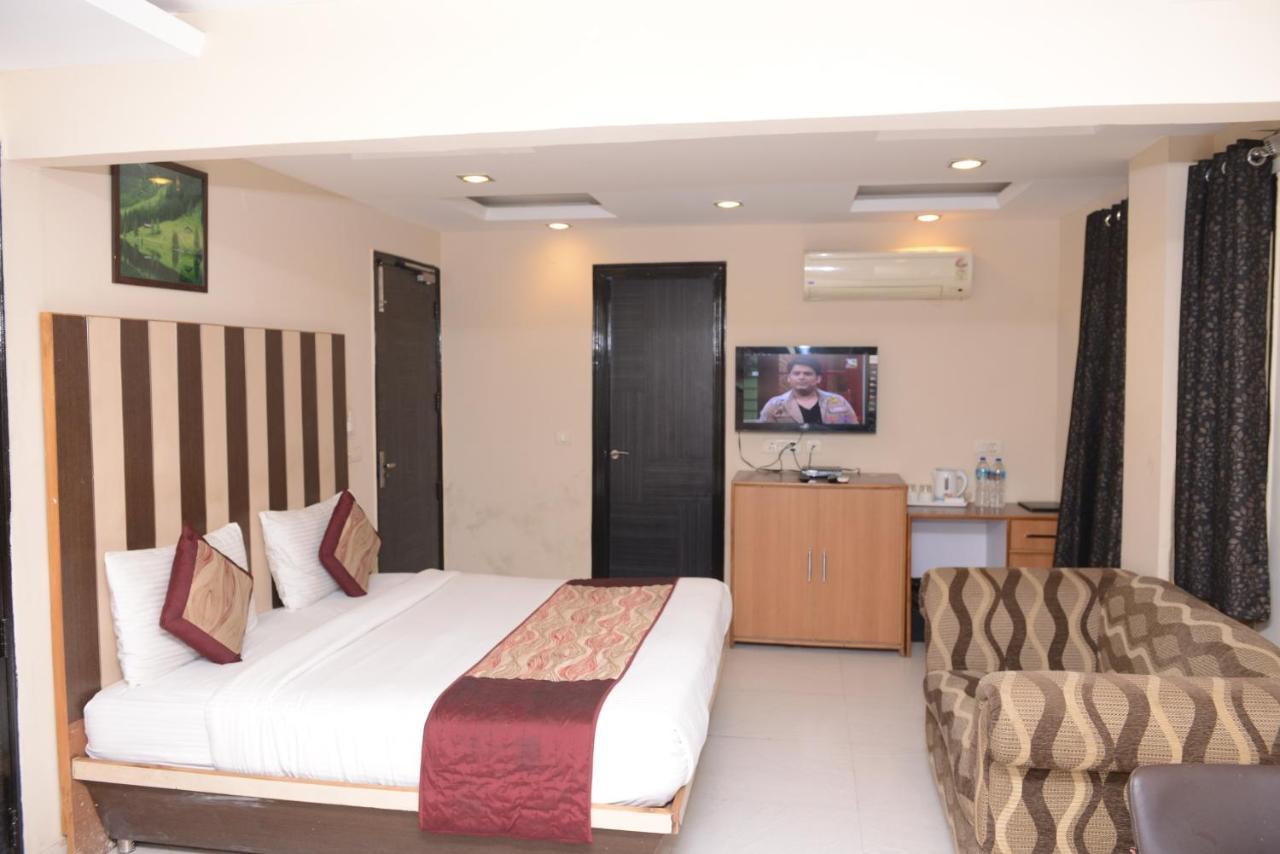 Hotel Balsons Continental New Delhi Exterior photo